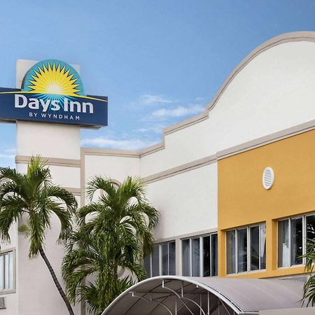 Days Inn By Wyndham Miami Airport North Miami Springs Exterior photo