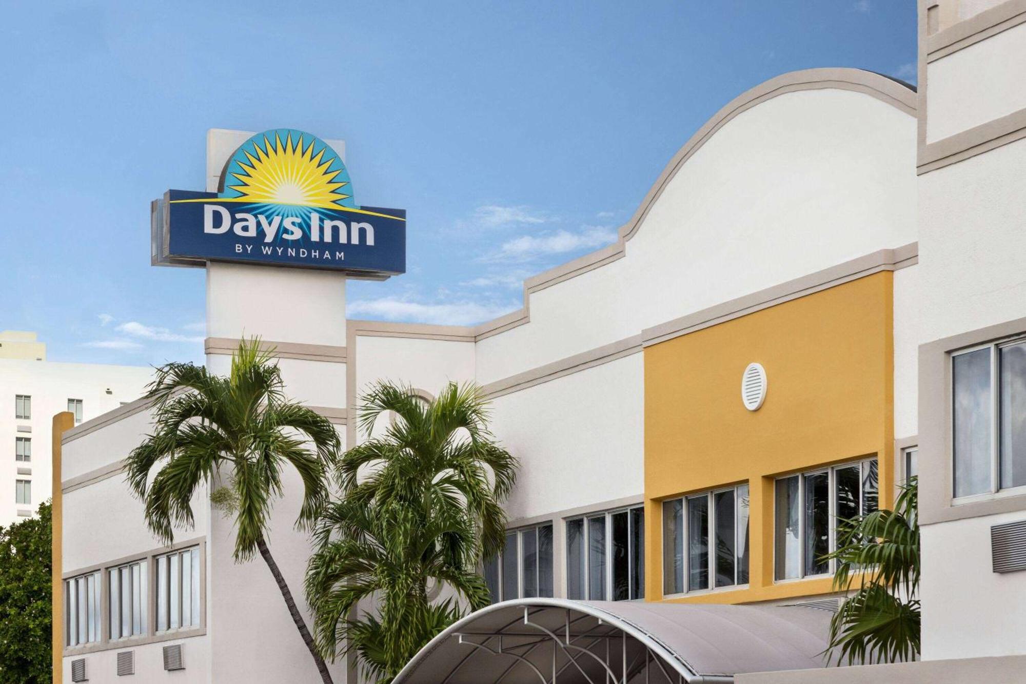 Days Inn By Wyndham Miami Airport North Miami Springs Exterior photo