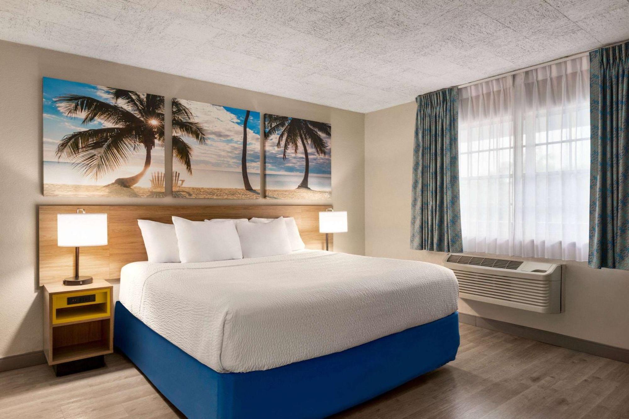 Days Inn By Wyndham Miami Airport North Miami Springs Exterior photo
