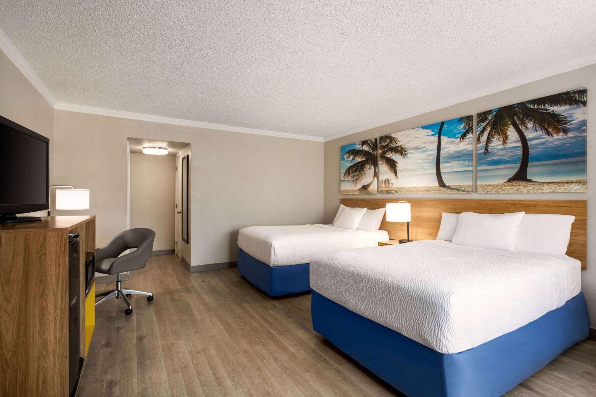 Days Inn By Wyndham Miami Airport North Miami Springs Exterior photo